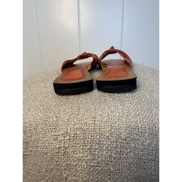 Cole Haan Resort Orange Knotted Top Slip On Leather Sandals Size 7B - Picture 8 of 10